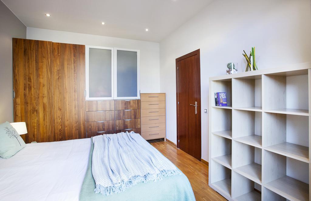 Apartments Barcelona & Home Deco Viladomat ภายนอก รูปภาพ