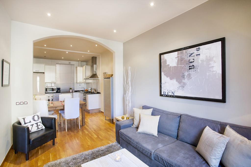 Apartments Barcelona & Home Deco Viladomat ภายนอก รูปภาพ